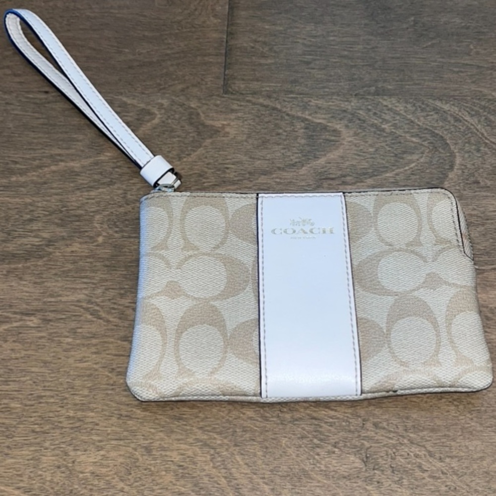 COACH Corner Zip Wristlet Wallet Clutch Signature Style
